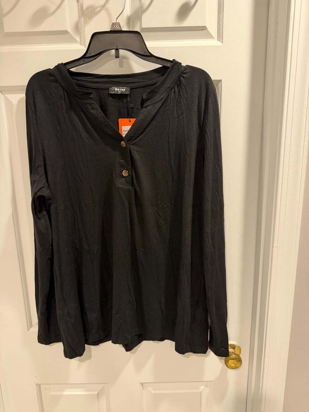 NWT DERAX Black Long Sleeve V-Neck Button Front Tunic Top  sz 1xl or 2XL